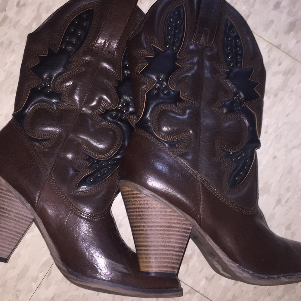 Vintage cow girl boots.
